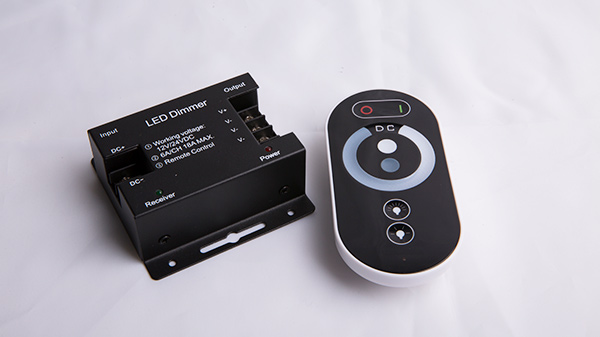 led控制器系統(tǒng)如何解決led調(diào)光控制的痛點(diǎn)？