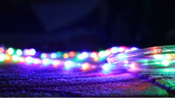 決定霓虹燈控制器價格的是什么？